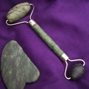 Gua Sha and face roller