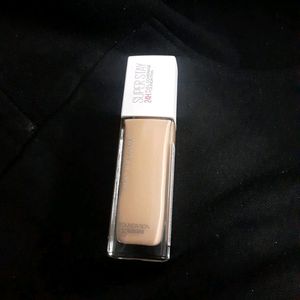 Maybelline New York Super Stay Full Coverage Active Wear Liquid Foundation For All Skin Types, Matte Finish With 30 Hr Wear, Transfer Proof, 128, Warm Nude, 30Ml, Pack Of 1