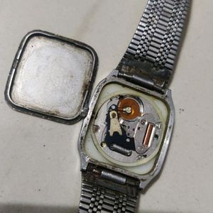 Titan Quartz Watch Not Working