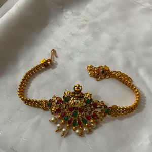 Gold Vanki Embellishing With Kempu,pearls