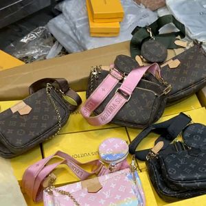 Louis VUITTON Slingbags