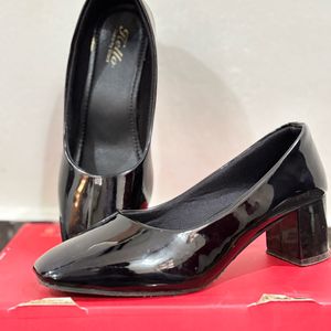 Women Pointed Toe Block Pumps!!