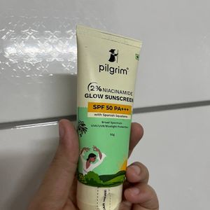 Pilgrim 2% Niacinamide Glow Sunscreen SPF 50 +++ f