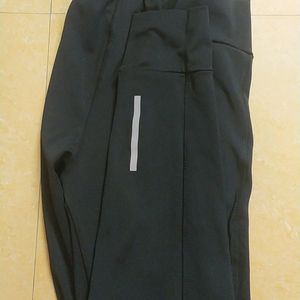 ISTRECHABLE ATHLETE PANT FOR BOY.