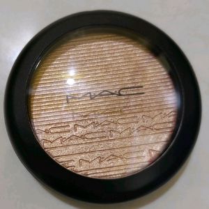 Mac Extra Dimention Skinfinish Highlighter