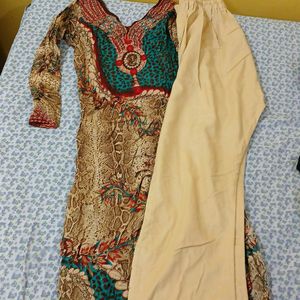 Kurta Set.