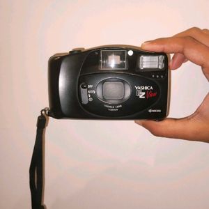 Yashica EZ View Auto Focus 35mm Vintage Camera 📸