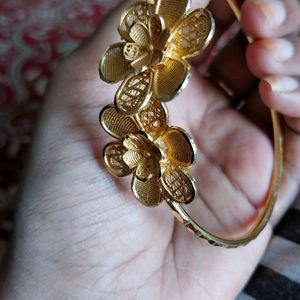 Floral Bangle