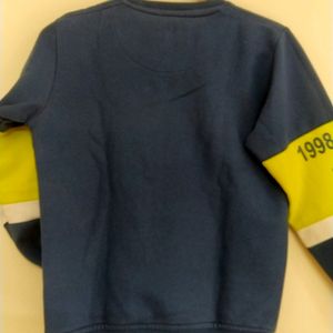 Sweatshirt With Pocket