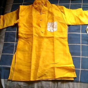 💛🤍One Time Used Beautiful Boys Kurta Set💛🤍