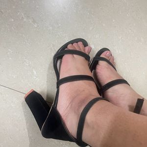 Black Strappy Heels. UK-5