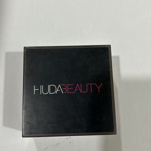 Huda Beauty Setting Powder