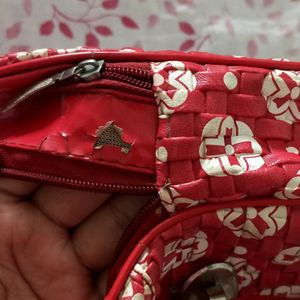 Cute 🥰 Red Colour Hand Bag For Females In ₹199