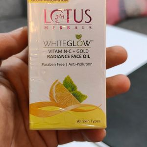 Lotus Herbals WhiteGlow Vitamin C Face Oil