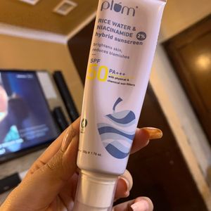 Plum Niacinamide Sunscreen