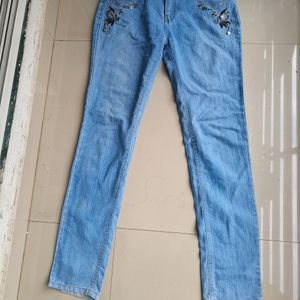 Jeans For Women Waist Size 32 and Length is 40