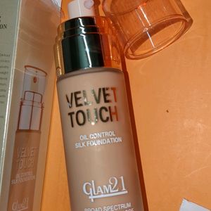 Glam 21 Foundation