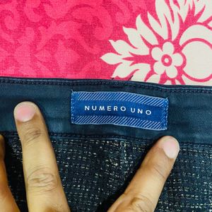 NUMERO UNO BLACK JEANS (Size 34)