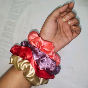 SATIN SCRUNCHIES pack Of 4