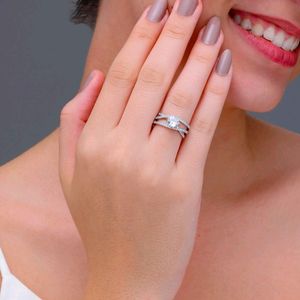 Soleil Solitaire Ring (Adjustable Size)