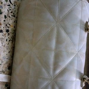 White & Creamy Siling Bag