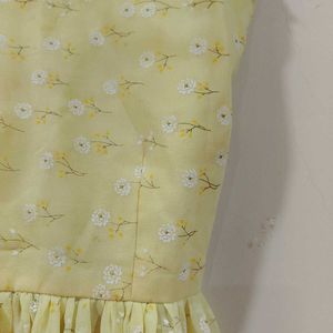 Yellow Sleeve Less Strength Kurti For Formal