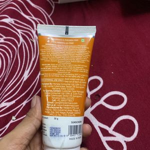 Derma Co 1% Hyaluronic Long Lastic Sunscreen