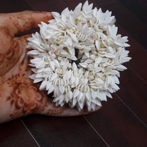 Onam Special Jasmin Scrunchie