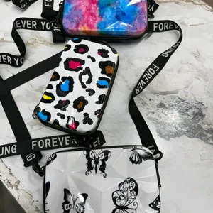 FOREVER YOUNG SLING BAG