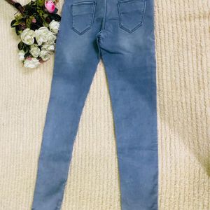 Gry Jeans