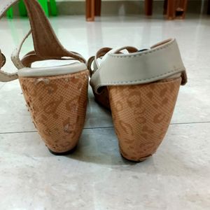 Biege Wedges