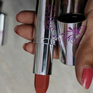 7 Lotus Lipsticks In Price Of 1