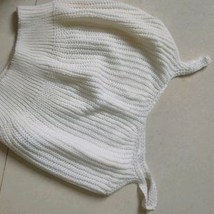 White Crop Top Knitted