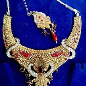 Necklace With Bindi