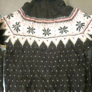 Unsed Sweater In Size -30 To 32