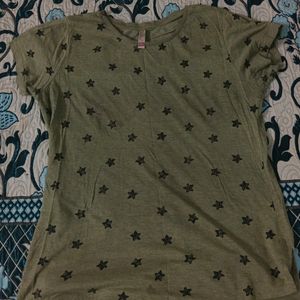 Green Color Star Print T Shirt Best Condition