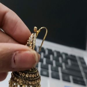 Metallic stone earrings