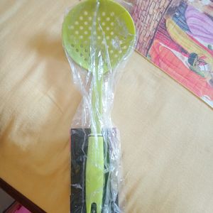 Food Grade Plastic Set With Silicon Handle