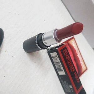 🤯price dropped 🤯 Mac Russian Red Lipstick