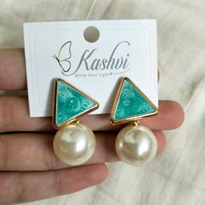 Pearl Drop Earring