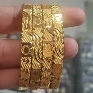 M.K.Gold Bangles (4pcs)