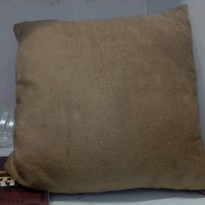 Stylish Top Nad Pillow Combo