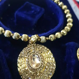 Golden Jewellery Set