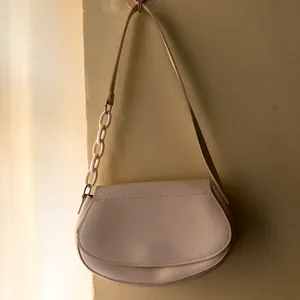 MINISO White Chain Handbag