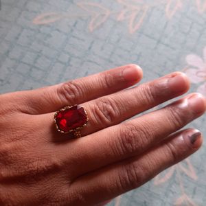 Gorgeous red stone ring 💍