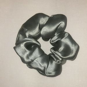 New premium scrunchies