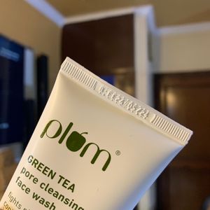 Plum Green Tea Pore Cleansing Face Wash