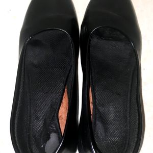 KNIGHT WALKERS Women Black Bellies Formal Shoes