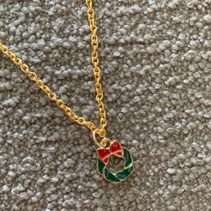 Christmas Holly Neckpiece