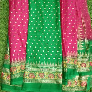 Beautiful Foil Print Saree